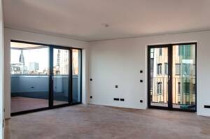 Über den Dächern der HafenCity: Skyline-Views vom 10. Obergeschoss (Endetage) im Eleven Decks – 20457 Hamburg – Vorschaubild 2