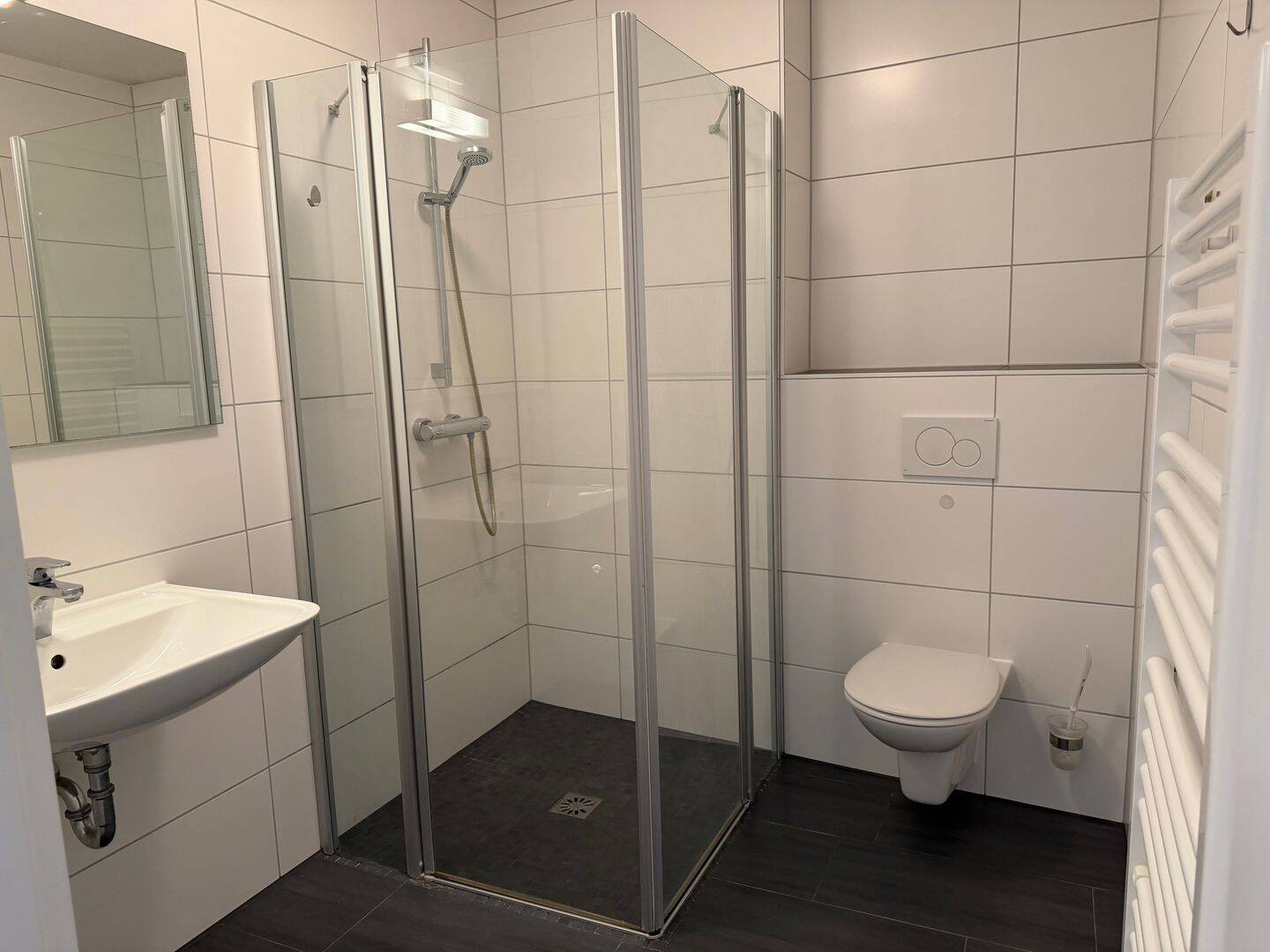 Sonnige und seniorengerechte Wohnung mit Balkon! Größzügig und barrierefrei! Alter 60 + – Regensburg – Vorschaubild 2