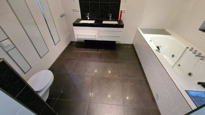 Haus mit 470 qm Wohnfläche zu vermieten