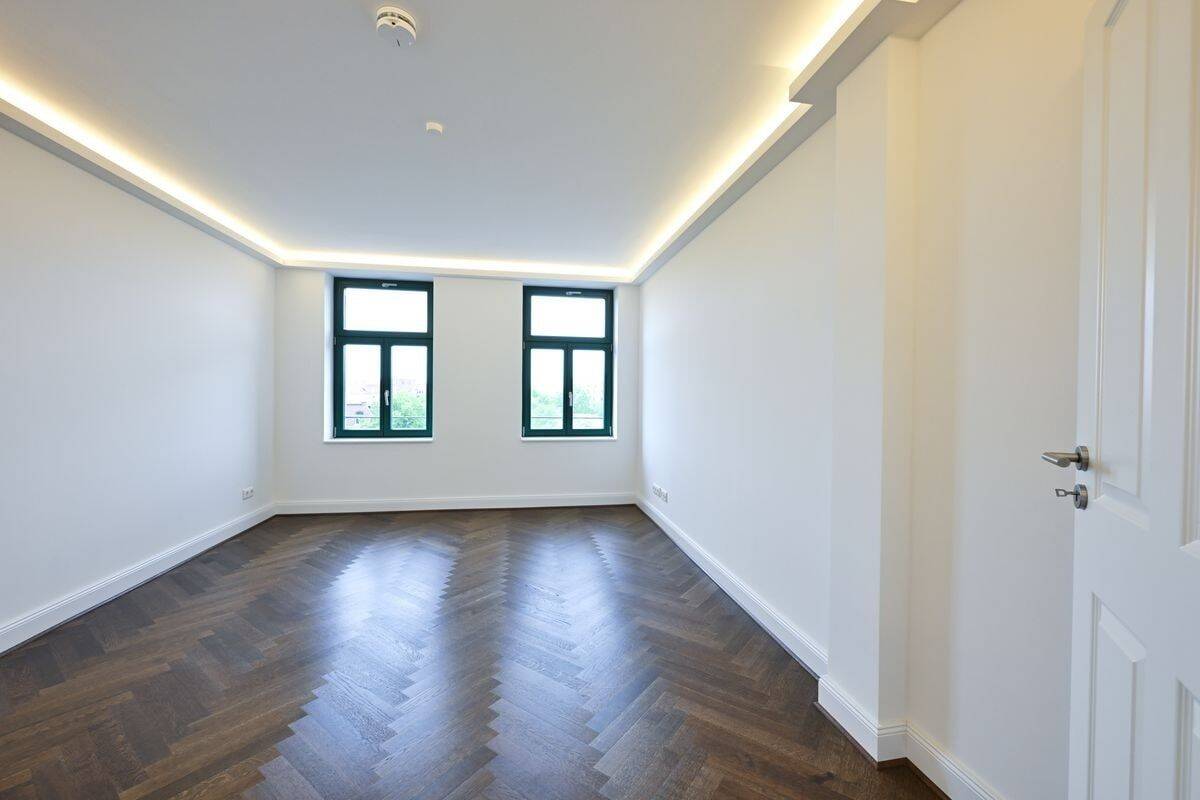 Ganz oben! + Erstbezug mit Parkett & Fußbodenheizung + Balkon + Wanne & Dusche + LED-Licht – Leipzig – Vorschaubild 9