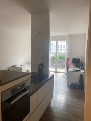 Helle 2 1/2 Zimmer Wohnung in Neubau, teilmöbeliert, direkt am Dresdner Zwinger – 1067 Dresden – Vorschaubild 2