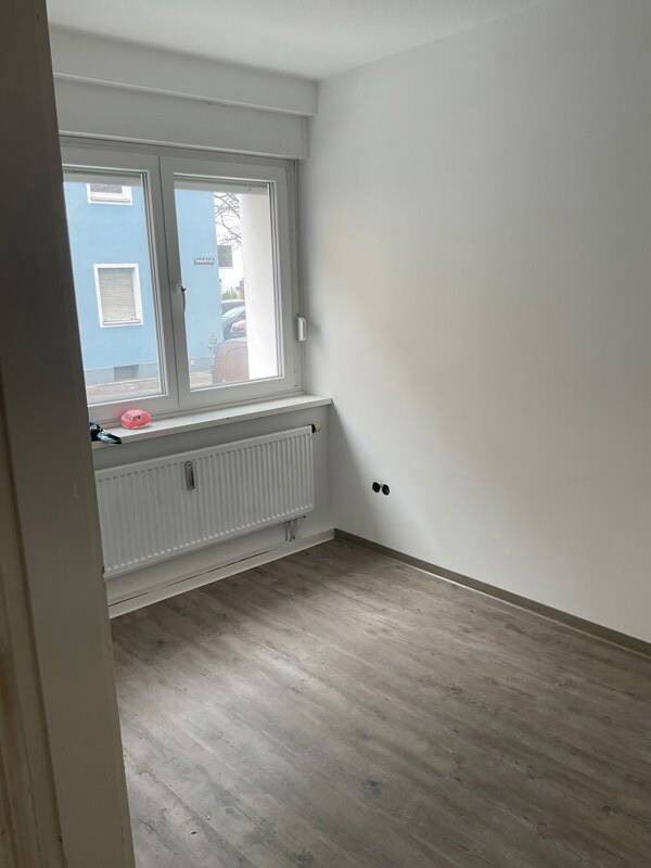 Aktion: Bei Anmietung im Juni 2026 schenken wir Ihnen einen 100,- Euro-Gutschein! Renovierte 2-Zimmer-Wohnung im Erdgeschoß – Nürnberg – Vorschaubild 3