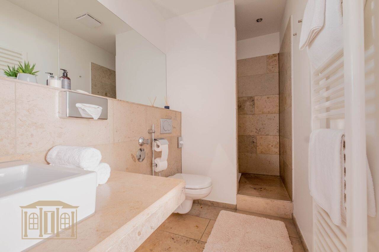All-in Business Apartment: Voll möblierte 4-Sterne-Suite am Japanviertel – Düsseldorf – Vorschaubild 9