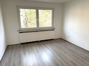 Frisch renoviert der Farbeimer ist schon ausgezogen. – 58095 Hagen – Vorschaubild 7