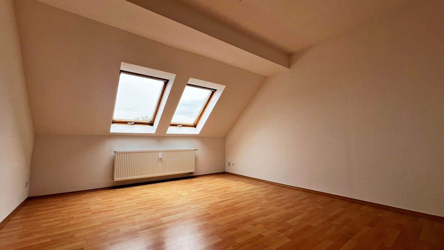 Großzügige 2-Zimmer-Dachgeschosswohnung mit Balkon in Chemnitz-Hilbersdorf