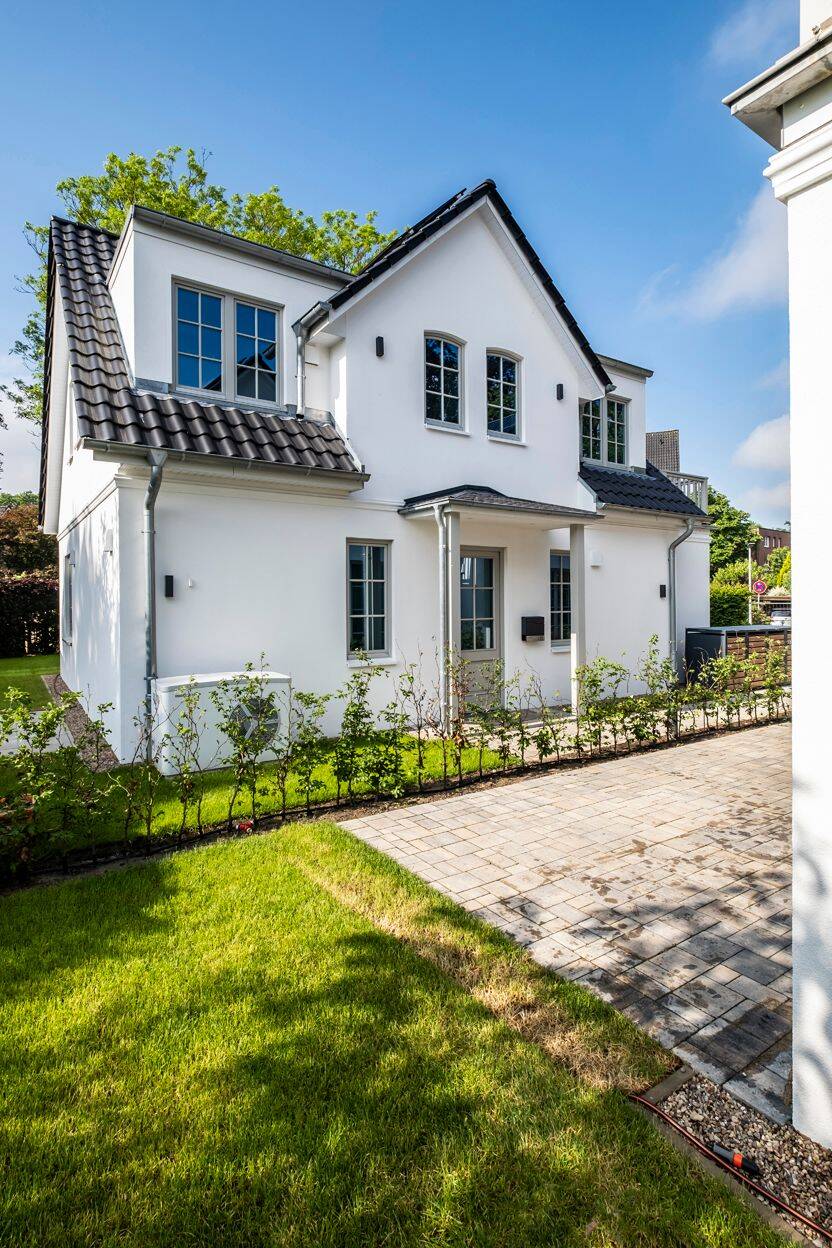 Vermietetes Einfamilienhaus in Halstenbek — Baujahr 2023, A+, Holzbauweise – Halstenbek – Vorschaubild 2