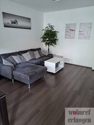 Moderne Erdgeschoss 2 Zimmer-Wohnung mit Garten im Zentrum