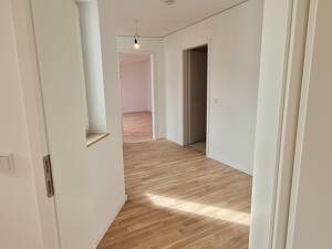 Schicke 4- Zimmerwohnung mit Parkett, Einbauküche, Balkon u. guter Energieeffizienz – 39112 Magdeburg – Vorschaubild 9