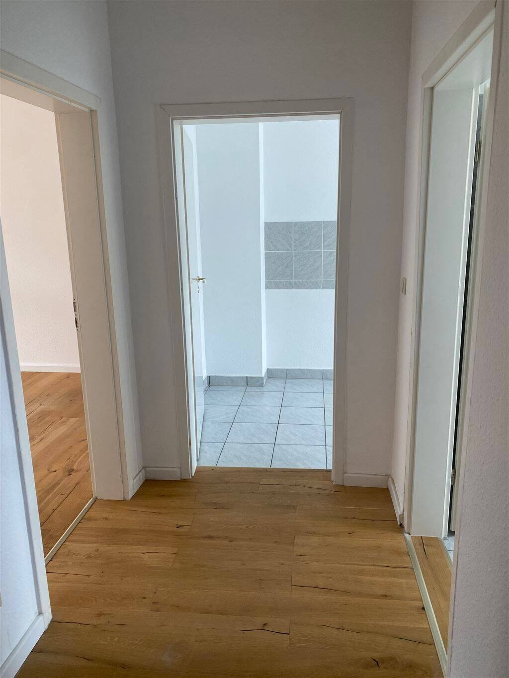 Kleinzschocher! renovierte 2 Zimmer-Whg.* Parkett* Tageslichtbad* sep. WC* sep. Küche – Leipzig – Vorschaubild 3