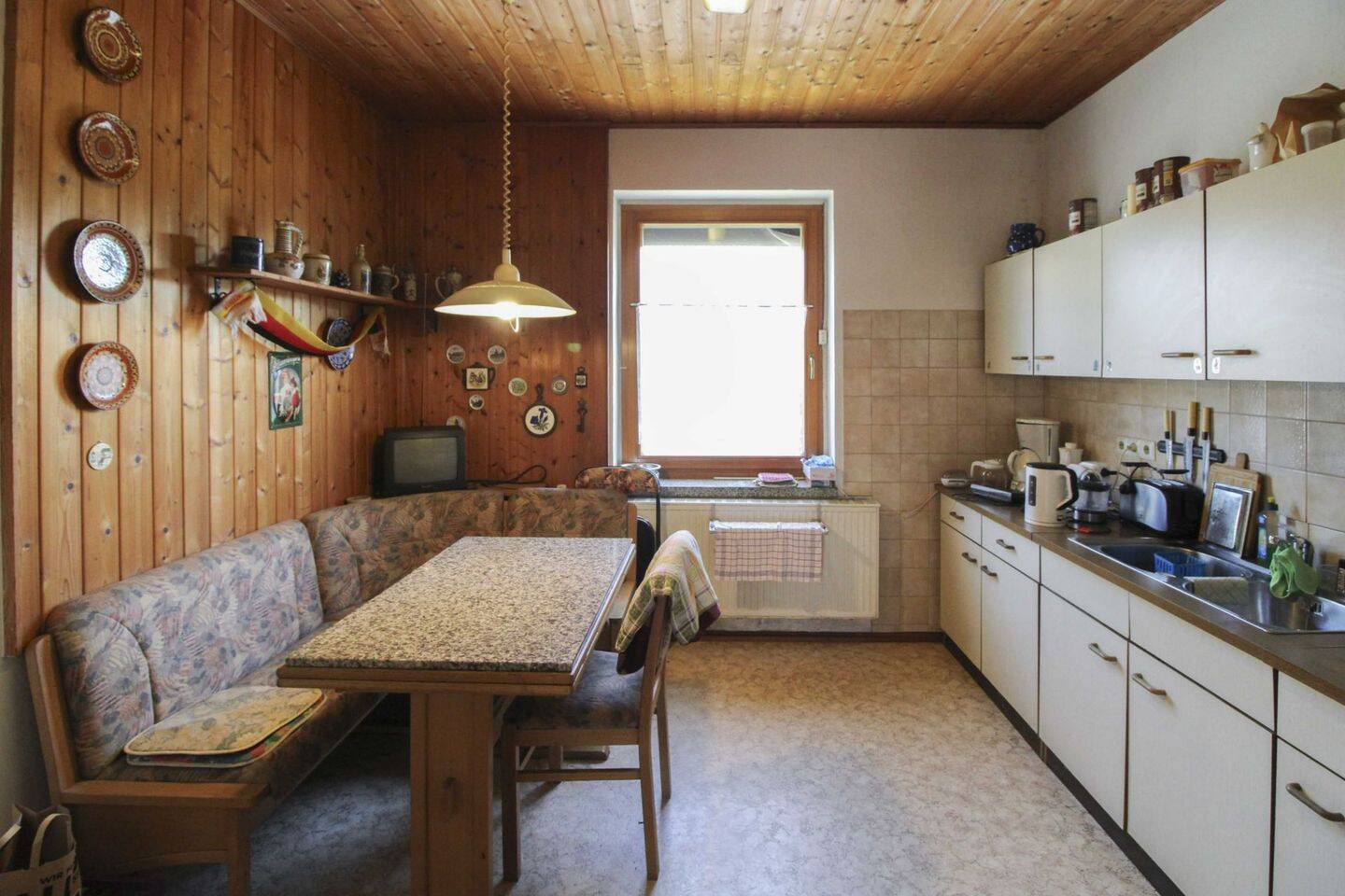 Freistehendes EFH in ruhiger Lage - Garten und Garagen - sofort bezugsfrei - Renovierungsbedarf – Schkeuditz – Vorschaubild 3
