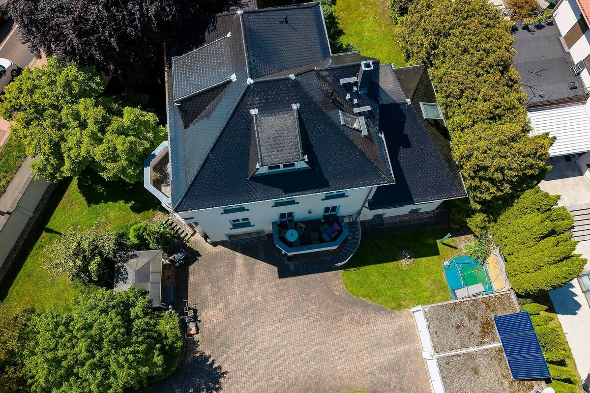 Exklusive Gründerzeit Villa in Schleußig mit flexiblen Nutzungsmöglichkeiten am Clara-Zetkin-Park – 4229 Leipzig – Bild 1 von 9