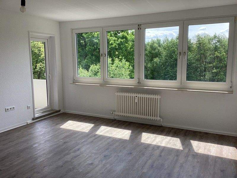Hier lässt es sich aushalten: günstige 3-Zimmer-Wohnung in einer grünen Wohnanlage – Kassel – Vorschaubild 3