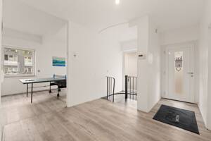 Wohnen wie im Eigenen Haus! Großzügige Maisonette-Wohnung. – 51107 Köln – Vorschaubild 2