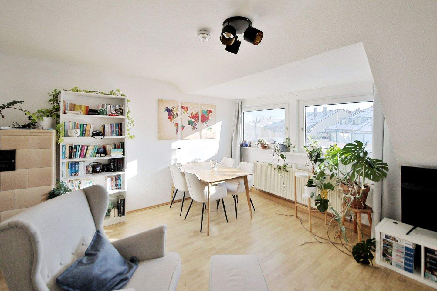 Helle 3-Zimmer-Dachgeschosswohnung in zentraler Lage – Karlsruhe – Vorschaubild 2