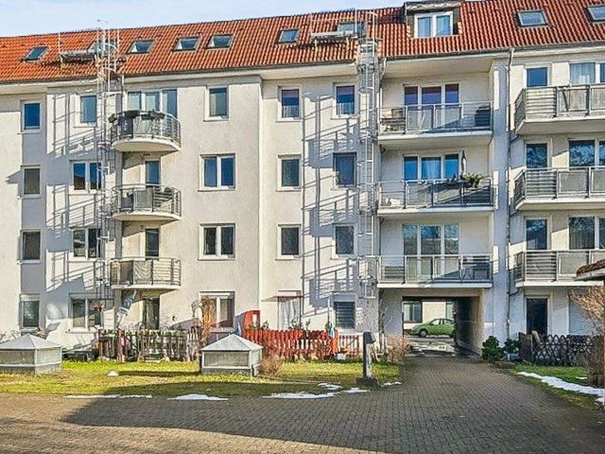 Vermietete 3-Zimmer-Maisonette-Wohnung mit Balkon und Tiefgarage in Magdeburg-Stadtfeld – 39108 Magdeburg – Bild 1 von 9