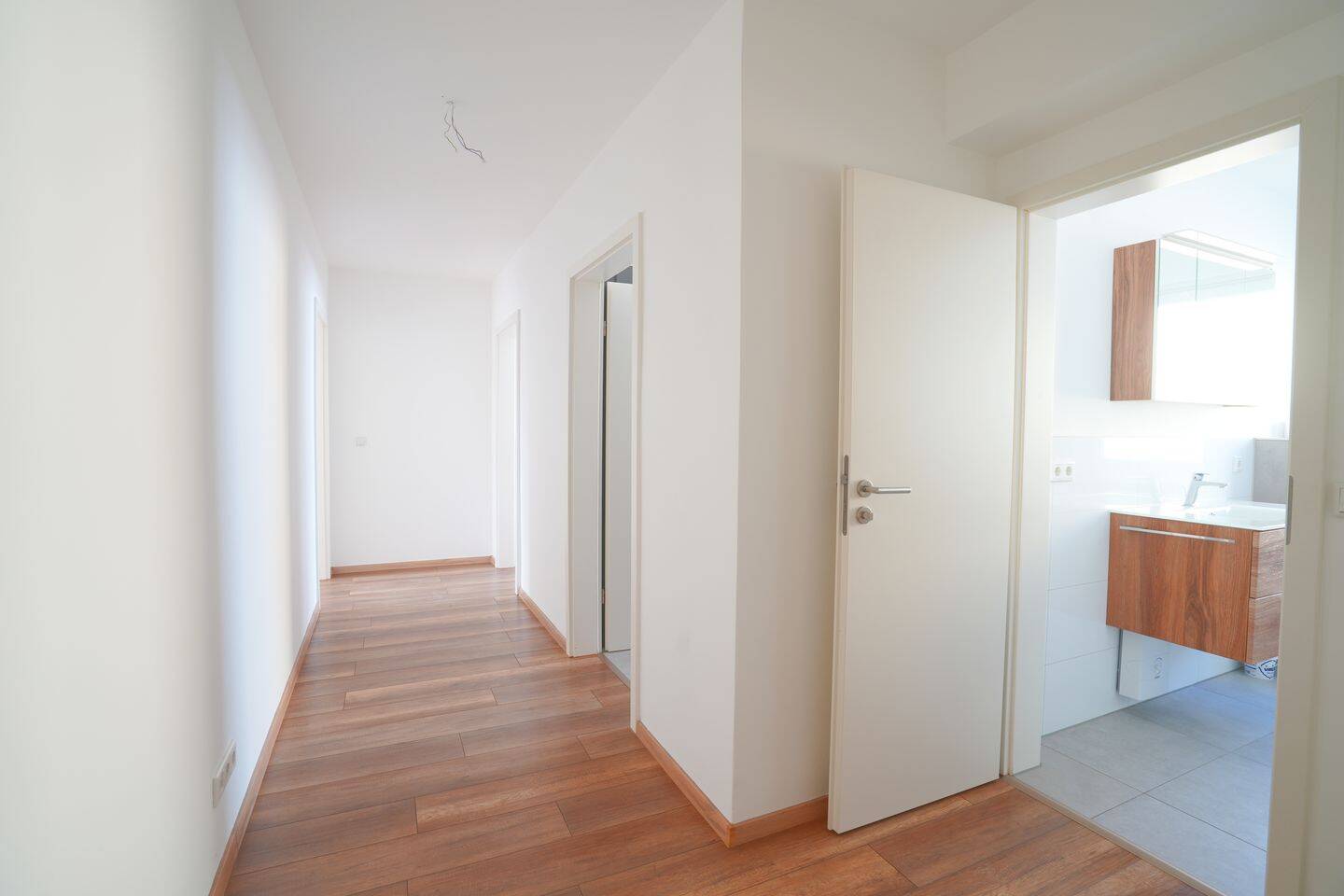 Top gepflegte 2-Zimmer-Wohnung mit Balkon und Stellplatz in zentraler Lage in Nürnberg – Nürnberg – Vorschaubild 8