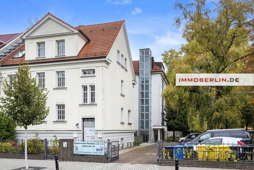 IMMOBERLIN.DE - Moderne Dachgeschosswohnung mit Lift & Pkw-Stellplatz – Potsdam – Bild 1 von 9
