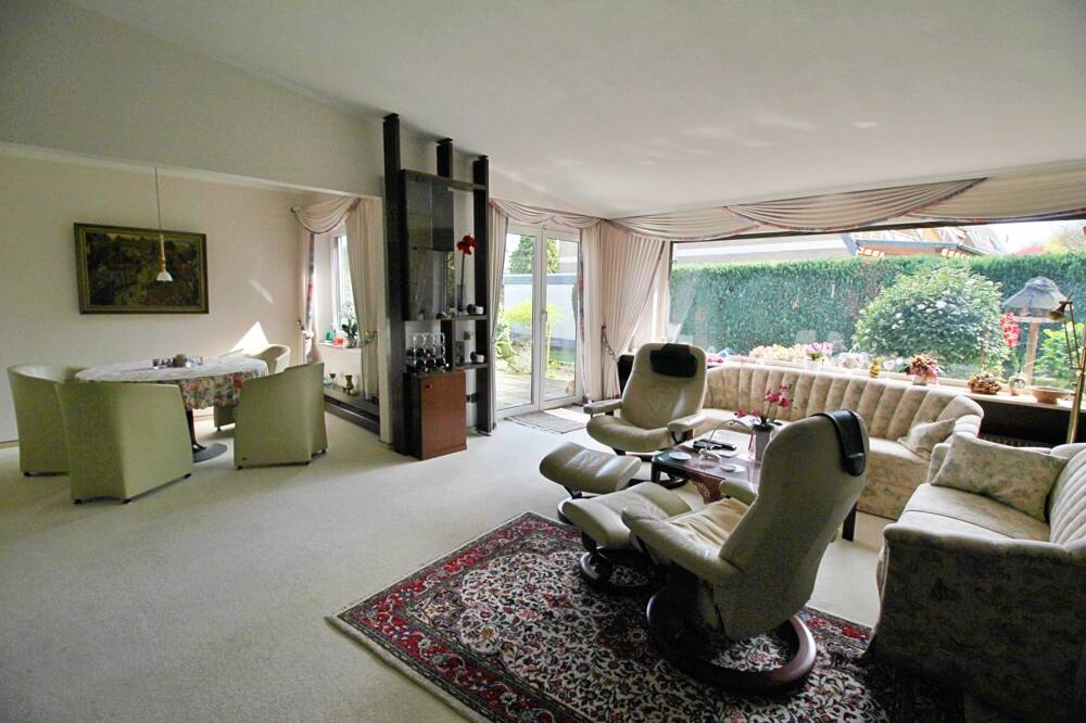 Ebenerdig plus Souterraint - Bungalow - Familienidyll - Sonniger Garten rund ums Haus, Garage & Carport. – Bremen – Vorschaubild 4