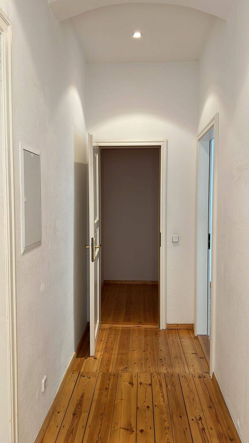 Altbau - Charme im F´hain : 2-Zimmer mit Vollbad & Balkon – Berlin – Vorschaubild 6
