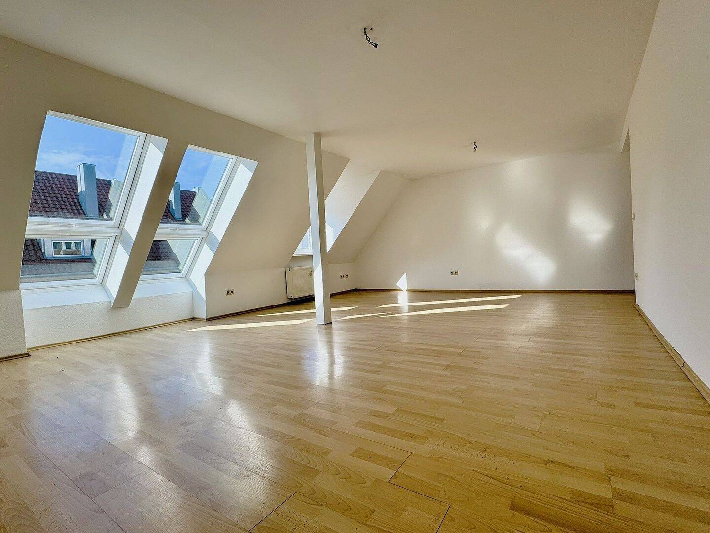 Lichtdurchflutetes Dachstudio am Rennweg – Nürnberg – Vorschaubild 6