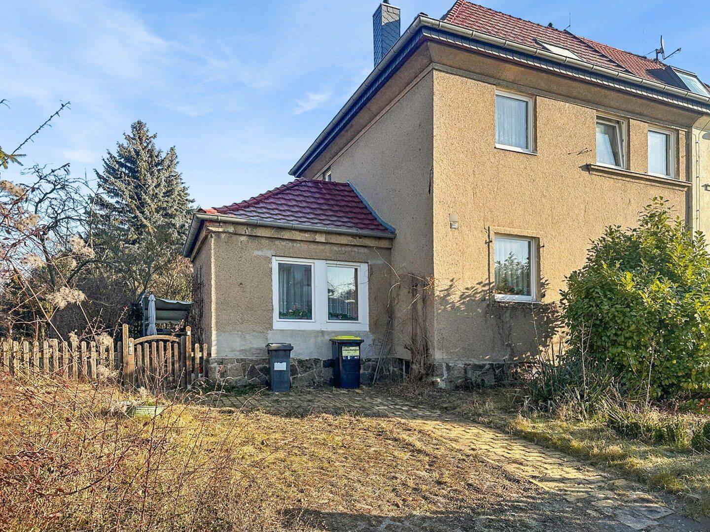 Modernisierungsbedürftige Doppelhaushälfte in Leipzig Wahren - Ihr Traum vom Eigenheim