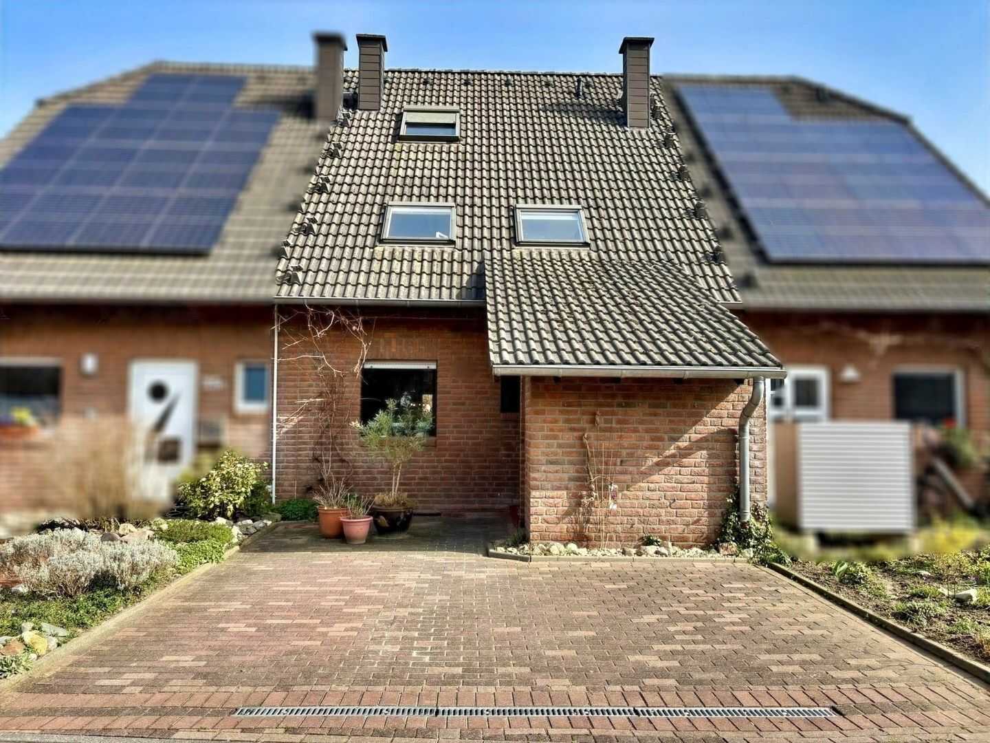 Gemütliches Einfamilienhaus in familienfreundlicher Lage – Rheinberg – Bild 1 von 9