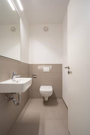 ** 3-Raum-Wohnung mit EBK, Balkon & Loggia im Herzen der Stadt ** – 1067 Dresden – Vorschaubild 6