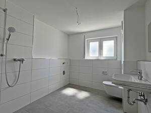 Erstbezug am Georgenberg - 3-Zimmer-Neubauwohnung mit Balkon in Reutlingen! – 72762 Reutlingen – Vorschaubild 5
