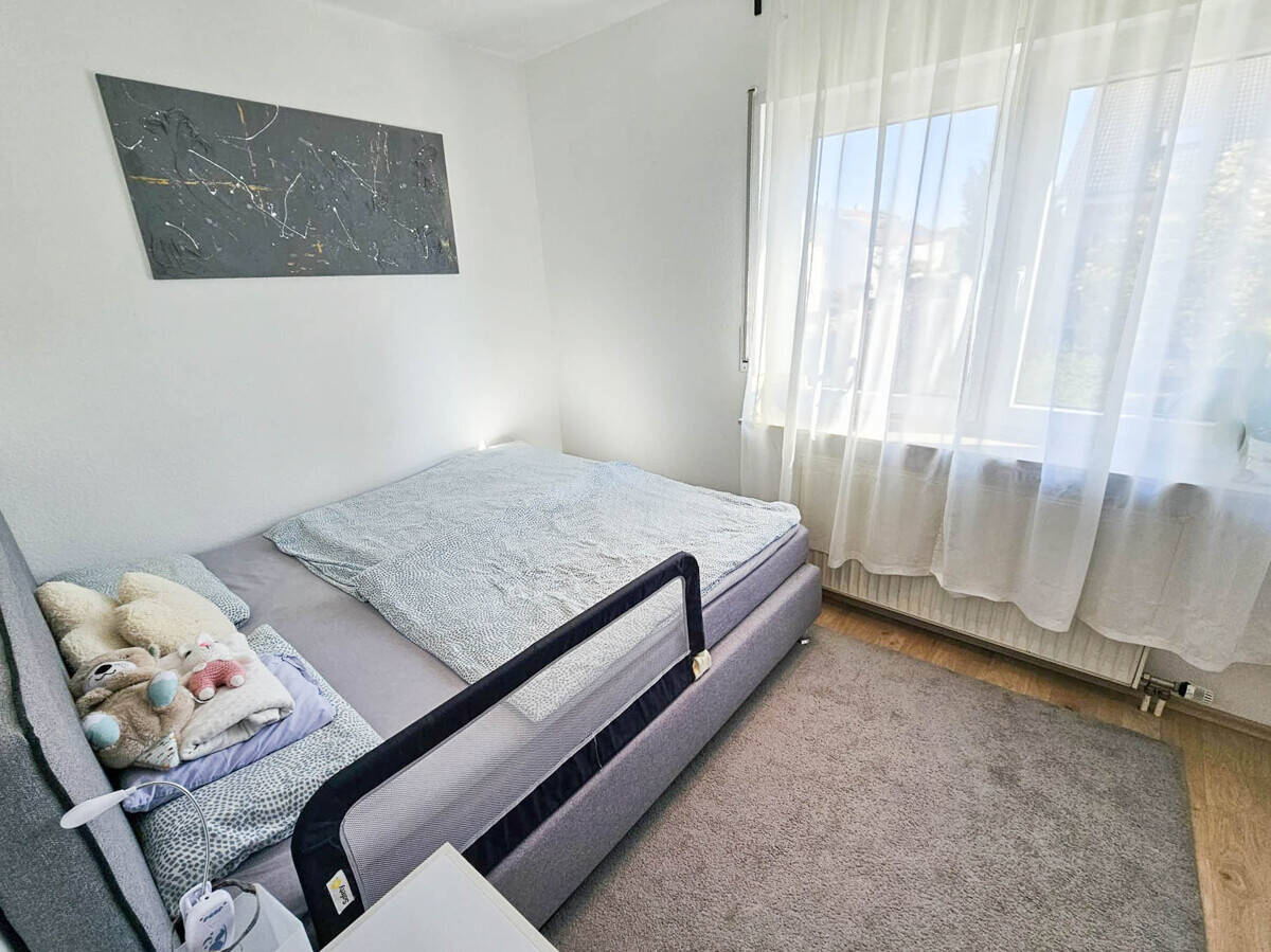 Moderne 4-Zimmer-Wohnung mit zwei Balkonen und Duplex-Stellplatz – Karlsruhe – Vorschaubild 4