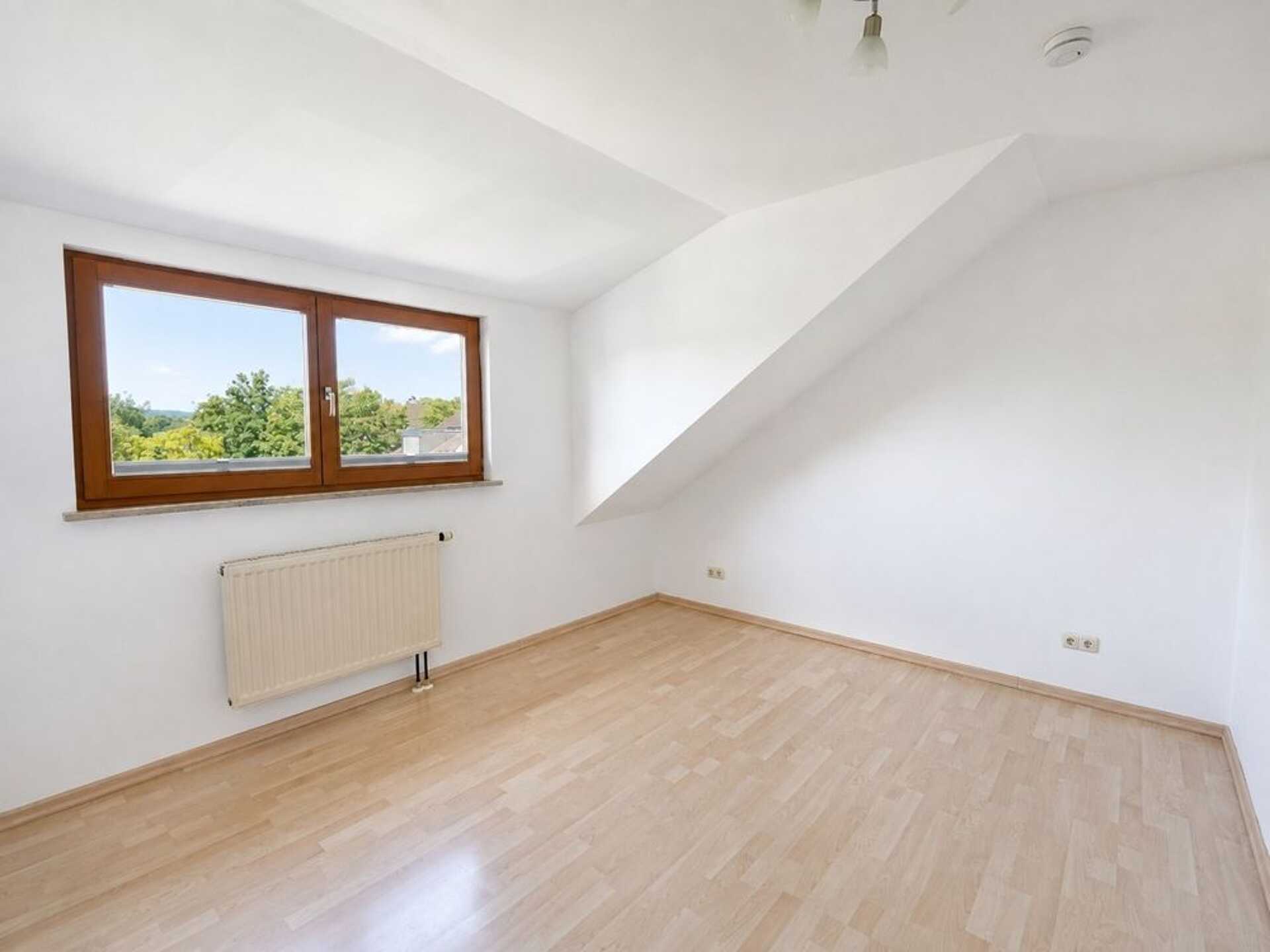 Dachgeschosswohnung in 96450 Coburg / Cortendorf mit 61 m² kaufen