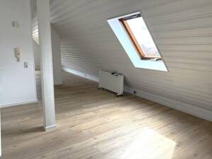 Charmantes 1-Zimmer-Apartment mit Einbauküche im Herzen der Öhringer Altstadt – 74613 Öhringen – Vorschaubild 3