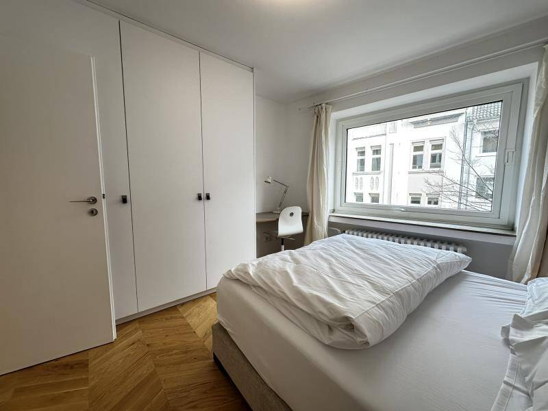Vollmöblierte Luxus 2-Zimmer-Wohnung In sehr zentraler Lage von Düsseldorf-Oberkassel – Düsseldorf – Vorschaubild 2