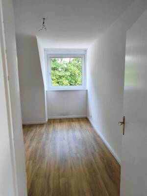 3-Zimmer Dachgeschosswohnung - befristet auf 2 Jahre – 22459 Hamburg – Vorschaubild 2