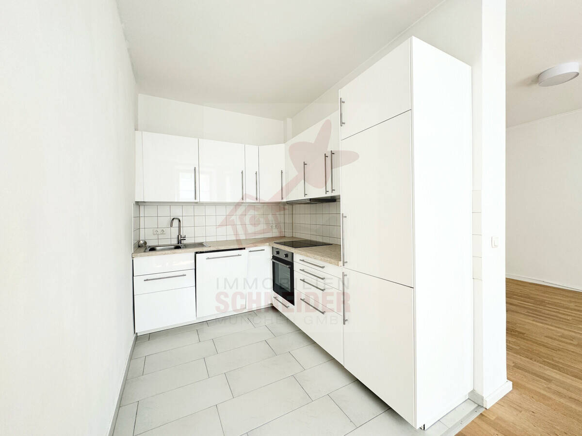 IMMOBILIEN SCHNEIDER - bezugsfreie denkmalgeschützte 2 Zi.- Altbauwohnung mit Balkon in bester Lage – München – Vorschaubild 7