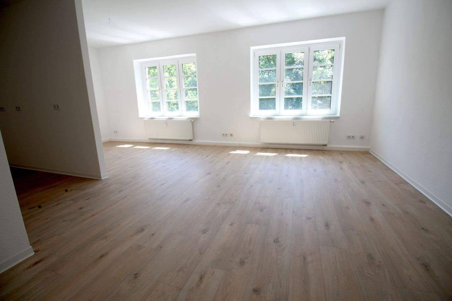 1-Raum-Wohnung mit neuer Einbauküche, uninah – Chemnitz – Vorschaubild 2