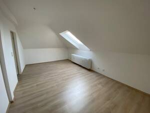 Frisch renovierte Dachgeschosswohnung – 47166 Duisburg – Vorschaubild 6