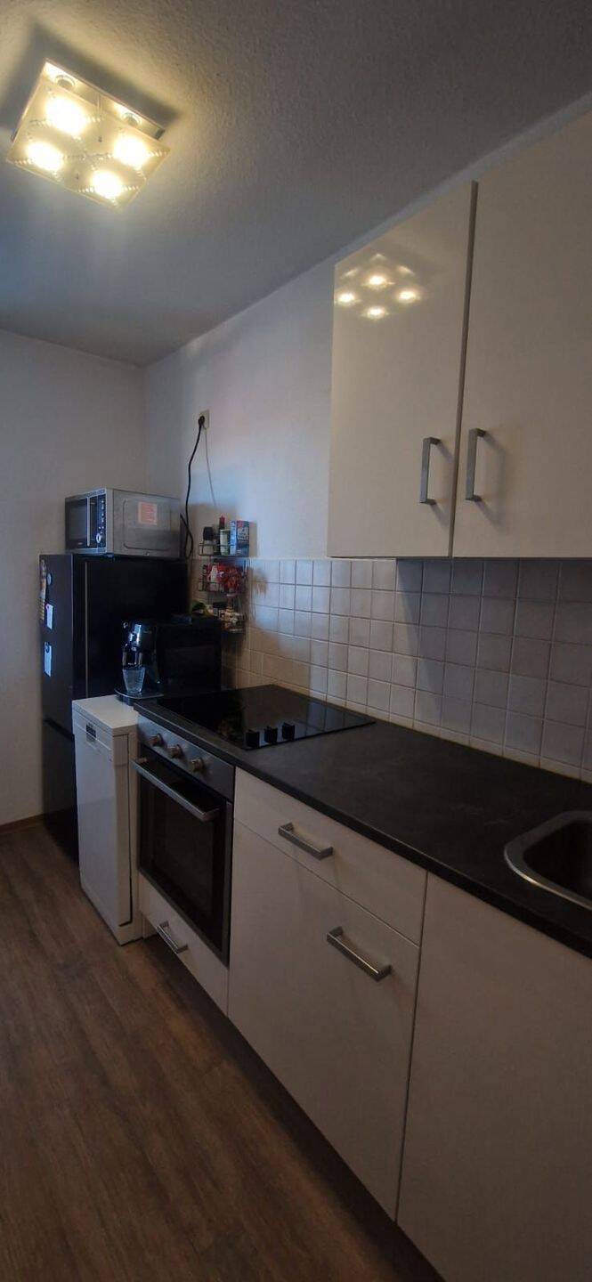 Helle, voll möblierte 2-Zimmer-Wohnung mit Balkon und Tiefgaragenstellplatz in Karlsruhe-Waldstadt | 01.09.2026 bis 28.02.2027 – Karlsruhe – Vorschaubild 7