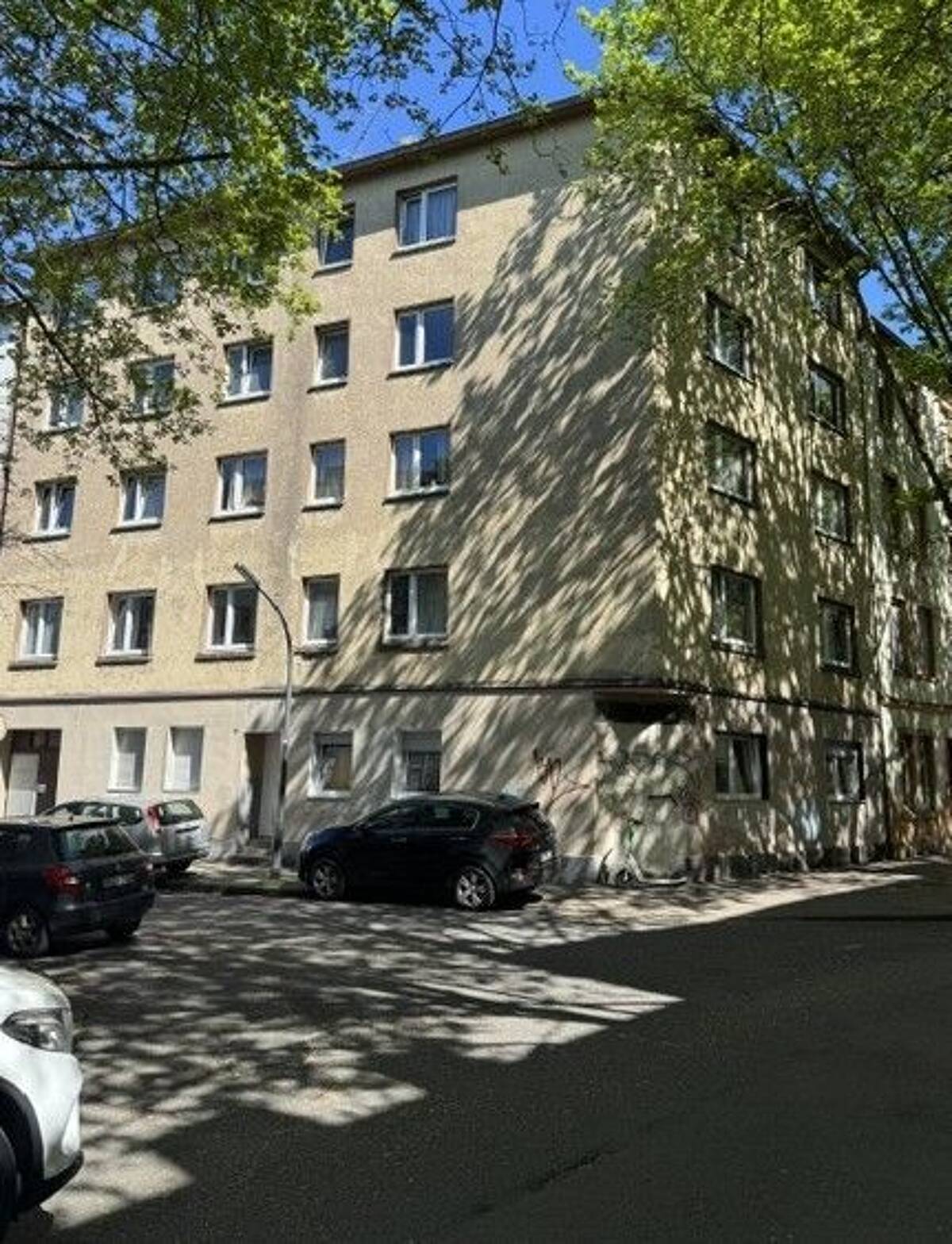 TOP Großes Mehrfamilienhaus mit 12 WE und einem 1 Fam.Haus im Innenhof – 44145 Dortmund – Bild 1 von 9