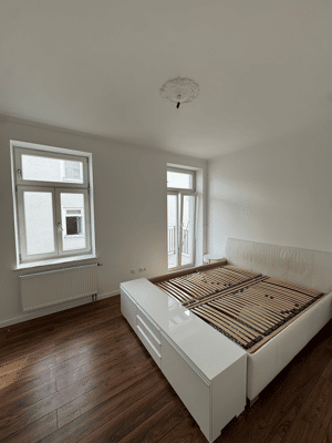 Charmante 3-Zimmer-Altbauwohnung direkt an der Isar – Baudenkmal, kernsaniert, von privat – 81371 München – Vorschaubild 3