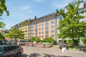 SOFORT BEZIEHBAR: Gepflegte 2-Zimmer-Wohnung mit Tageslichtbad nahe Rotkreuzplatz!