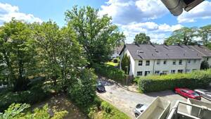 Renovierte 3-Zimmer-Wohnung mit Loggia in grüner Lage von Bielefeld-Sennestadt