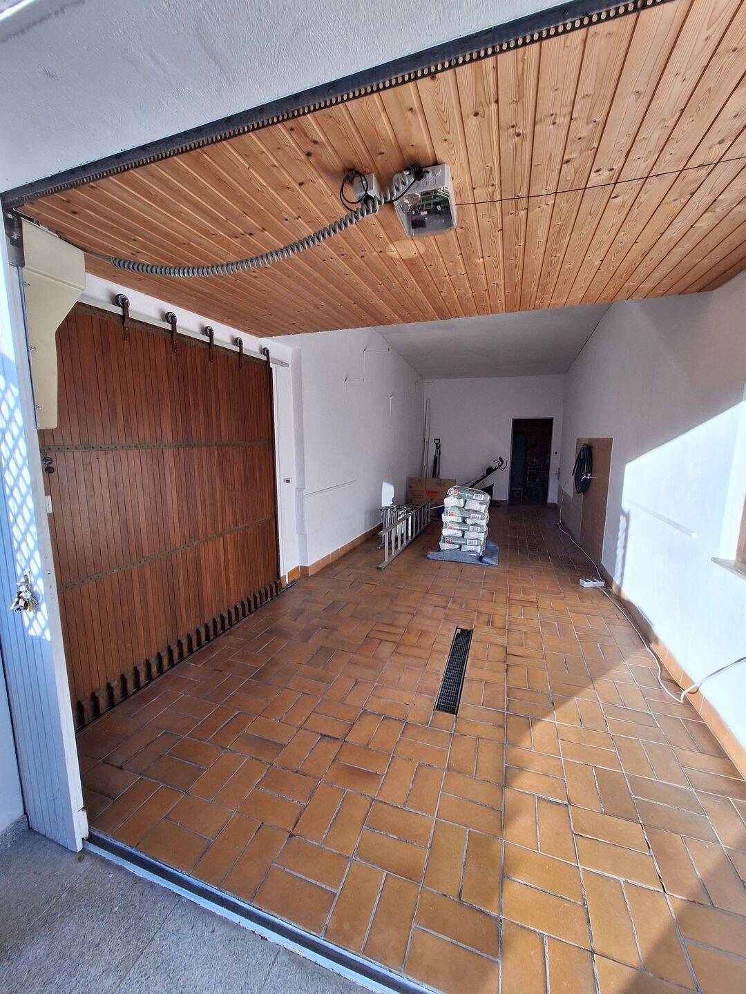 Freistehendes, geräumiges Einfamilienhaus mit Einbauküche, großem Garten und Garage – Baar-Ebenhausen – Vorschaubild 9