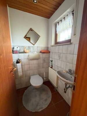 Doppelhaushälfte im Landhausstil, EBK, 1 Garage, schön eingewachsenem Garten, gute Wohnlage, 90768 Fürth-Vach – 90768 Fürth – Vorschaubild 9