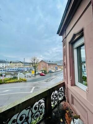 Traumhafter Altbau mit Fischgrätparkett, Erker und 2 Balkonen – 124 m² in Saarburg – 54439 Saarburg – Vorschaubild 3