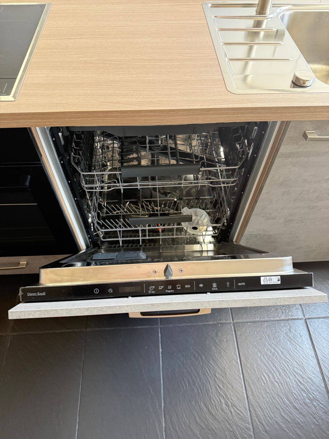 Schöne, helle und großzügige 2,5 Zimmer Maisonettewohnung mit neuer Einbauküche – Nürnberg – Vorschaubild 9