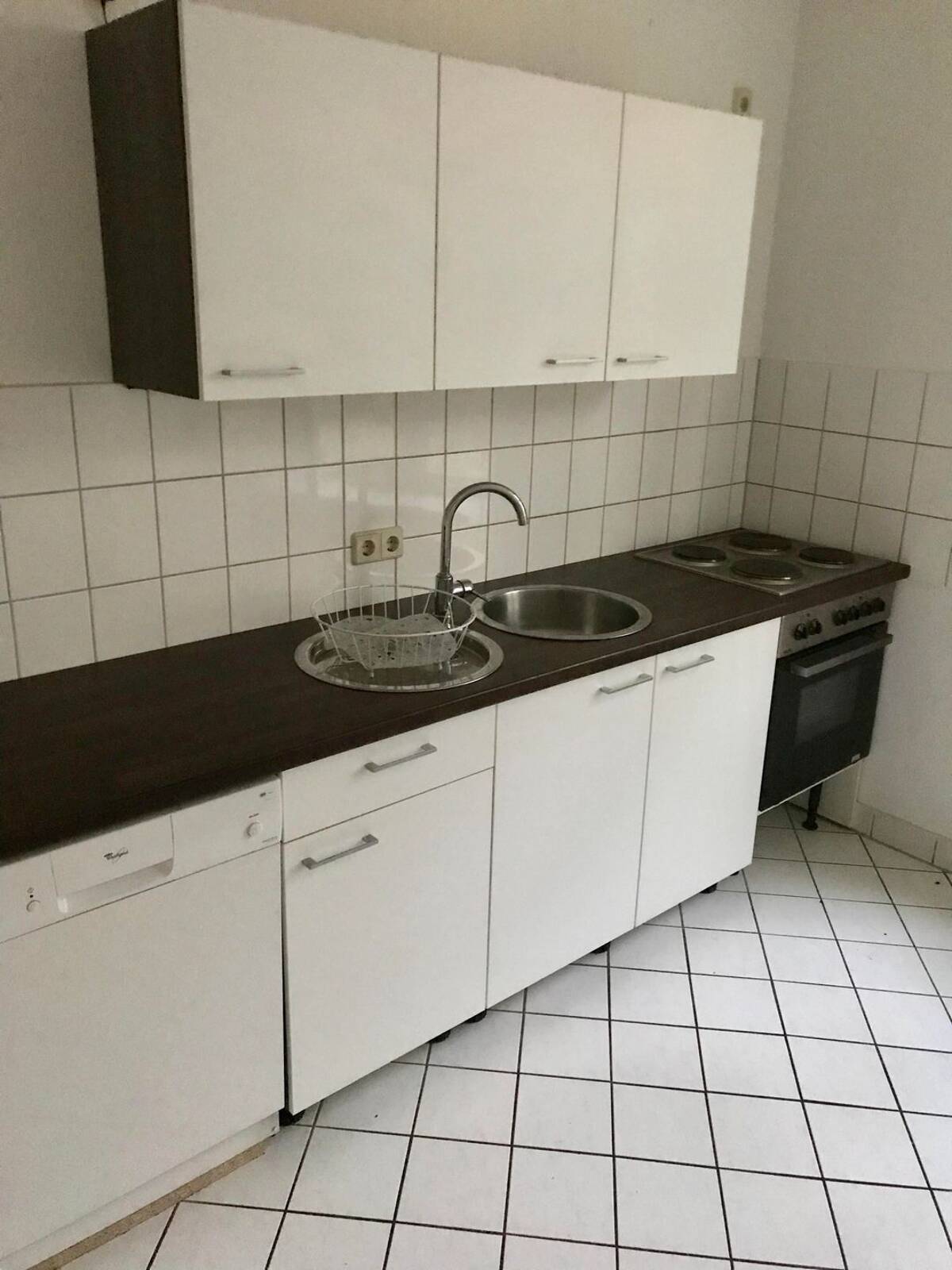 Helle freundliche 3-R-Whg.Magdeburg- Sudenburg im 1.OG ca.54 mit EBK. zu vermieten ! – 39112 Magdeburg – Bild 1 von 7