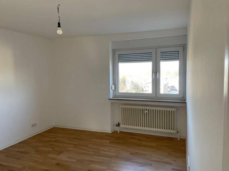 Schöne 3 Zimmer-Wohnung mit Loggia – Nürnberg – Vorschaubild 8