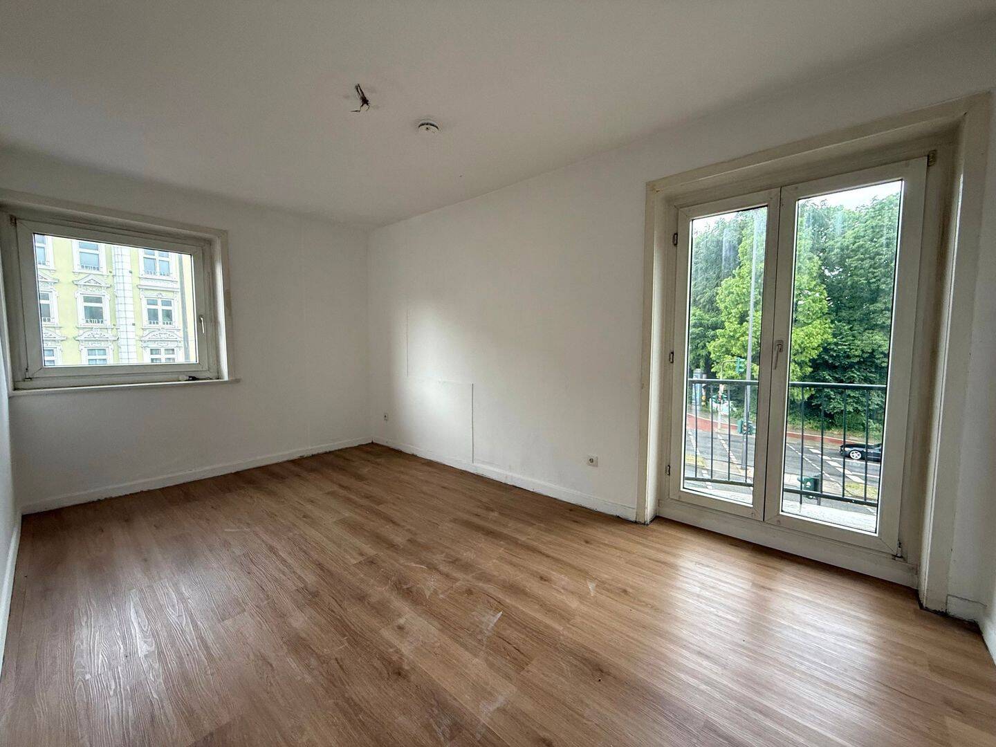 3-Zimmer-Wohnung mit zwei Balkonen an der Rennbahnstraße – Hamburg – Vorschaubild 4