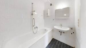 Attraktive Dreizimmerwohnung mit Aufzug und zwei Balkonen – 52078 Aachen – Vorschaubild 2