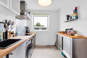 Dachgeschosswohnung mit 80qm großer Dachterrasse und hochwertigem Standard nach Sanierung – 12109 Berlin – Vorschaubild 6